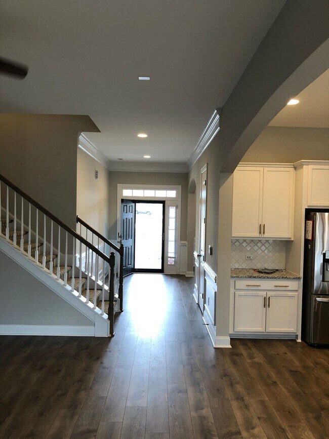 Building Photo - Beautiful like new home with full finished basement