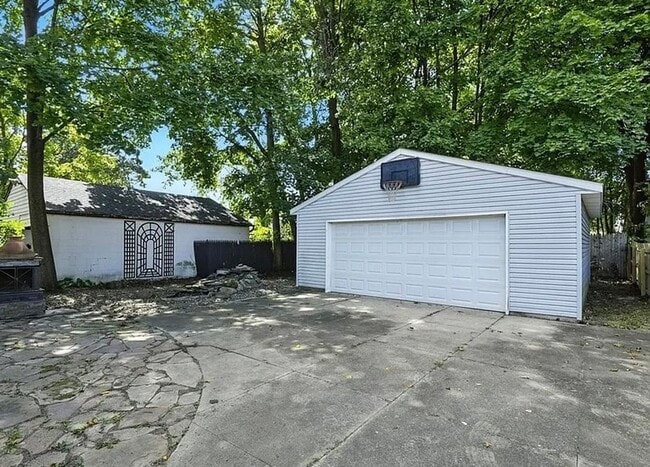 Building Photo - Charming 3 Bed Bungalow