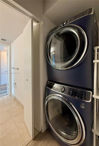 Building Photo - 90 SW 3rd St