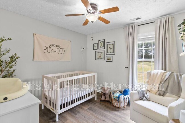 Building Photo - 133 Haywood Dr
