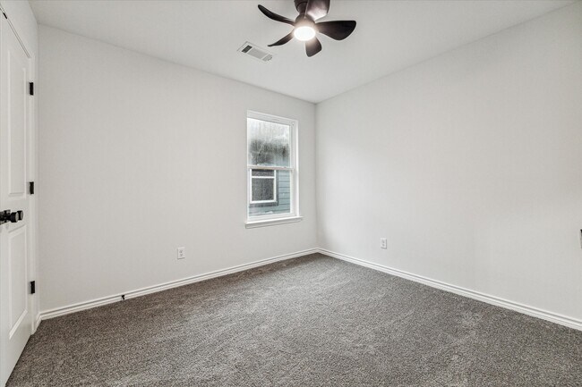 Building Photo - 976 Marjorie St