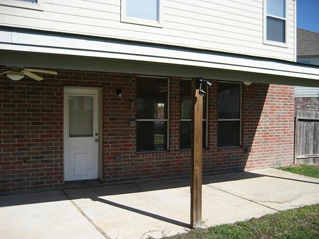 Building Photo - 18506 Carousel Creek Ct