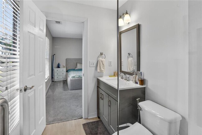 Building Photo - 2502 Regency Lake Dr