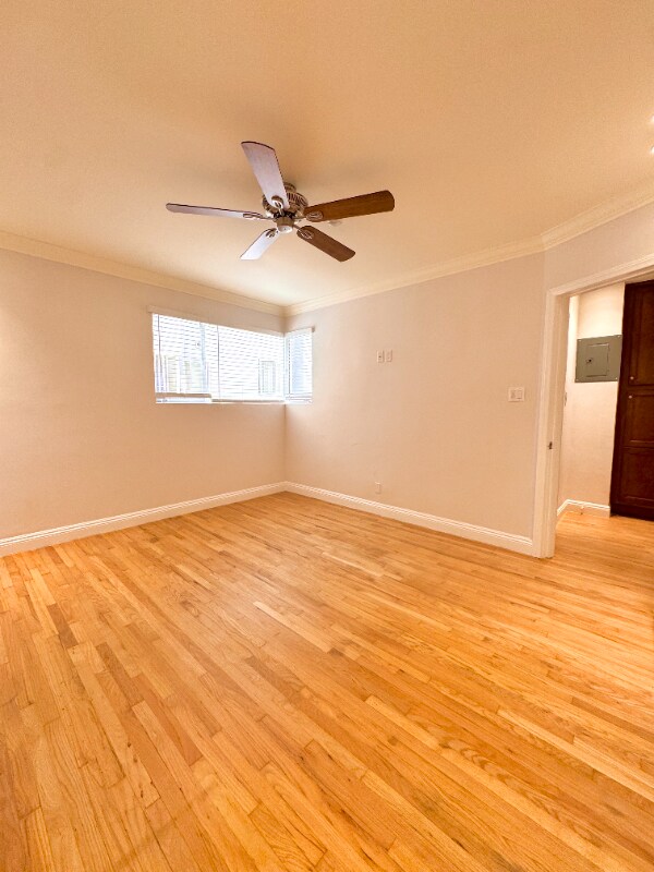 Building Photo - 3166 S Barrington Ave