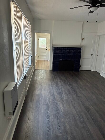 Building Photo - 211 Loomis Ave