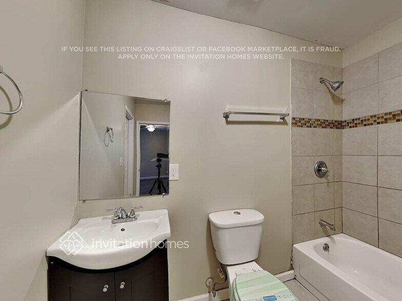 Building Photo - 94 Ericson St SE