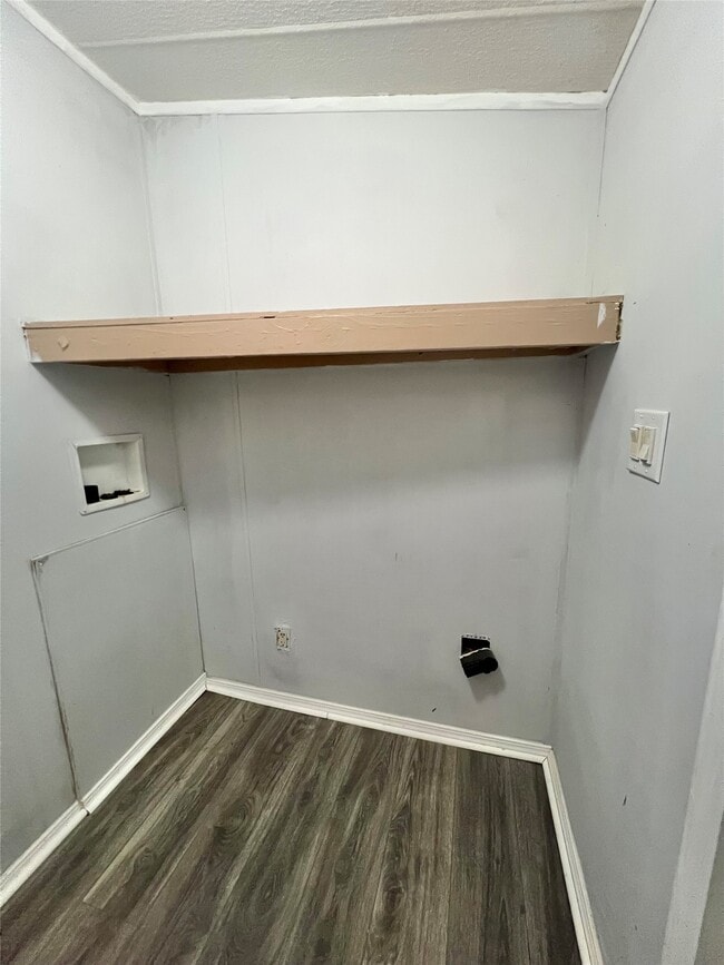 Building Photo - 2525 Oyster Creek Bend