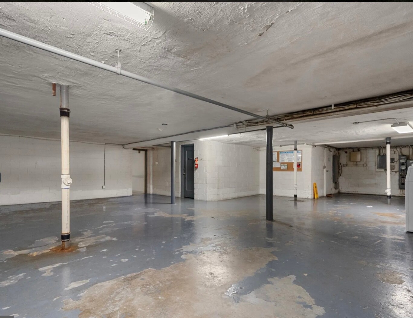 Building Photo - 820 S Arlington Mill Dr