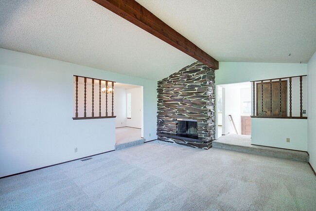 Building Photo - 5bd/3ba Edmonds House