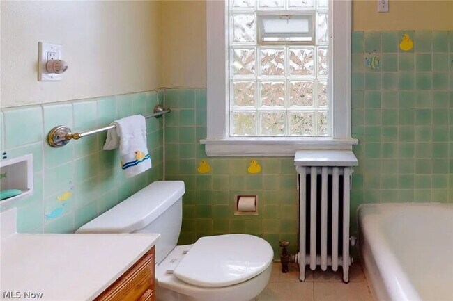 Building Photo - 3549 Bainbridge Rd