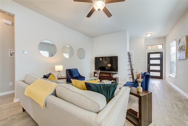 Building Photo - 6019 Bristlegrass Ln
