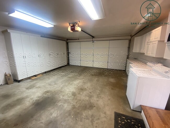 Building Photo - Spacious Three Bedroom Home in Carmel Hill...