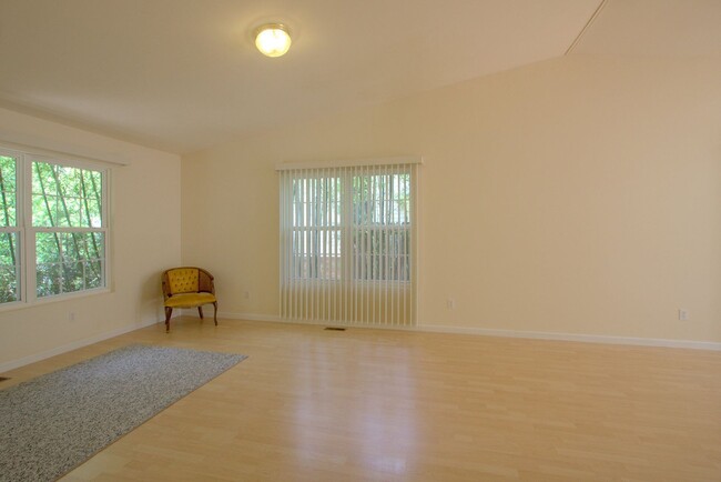 Building Photo - 4-Bedroom 2-Bath Home near Downtown Champa...