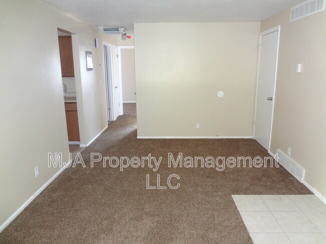 Building Photo - 4642 S Arlington Park Dr
