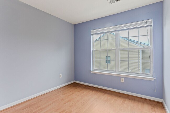 Building Photo - 20 Castle Garden Ct