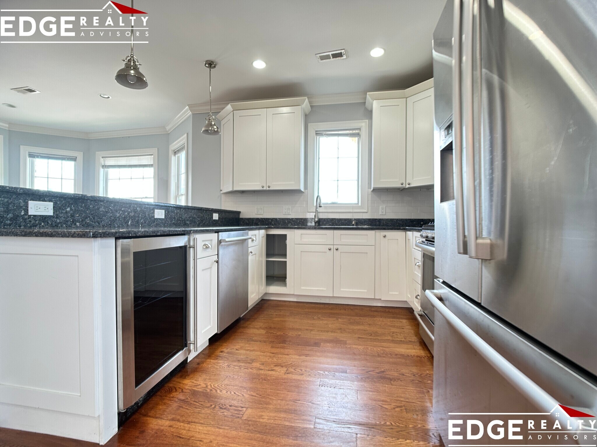 Building Photo - 4 Langley Rd