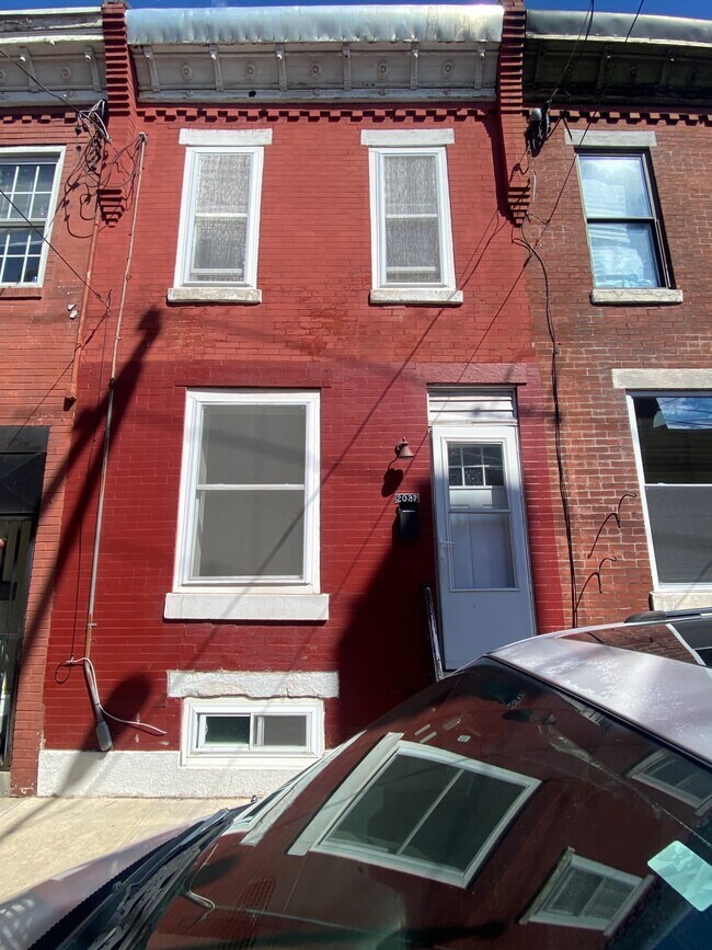 Building Photo - 2027 S Watts St.