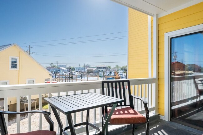 Building Photo - 302 Canal Dr