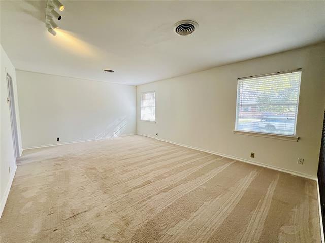 Building Photo - 8715 Labron Ave