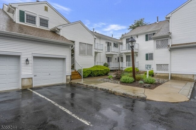 Building Photo - 105 Alexandria Way