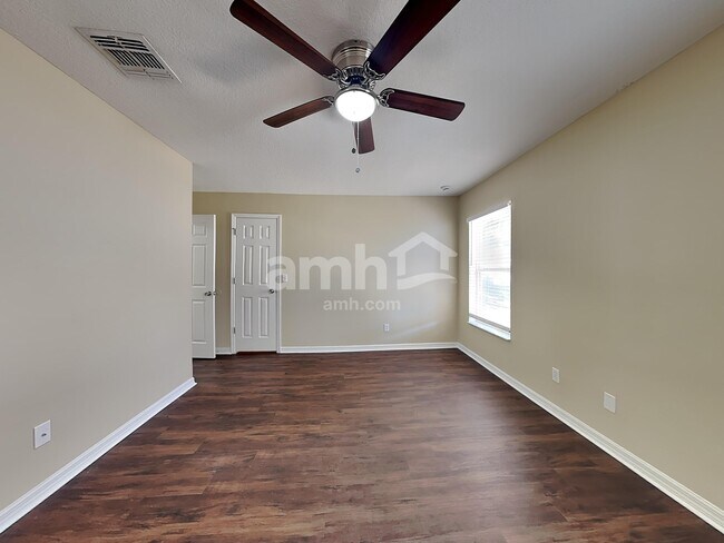 Building Photo - 2340 Norwood Pl