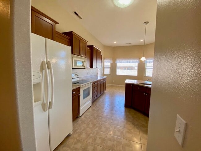 Building Photo - 394 N 2720 E