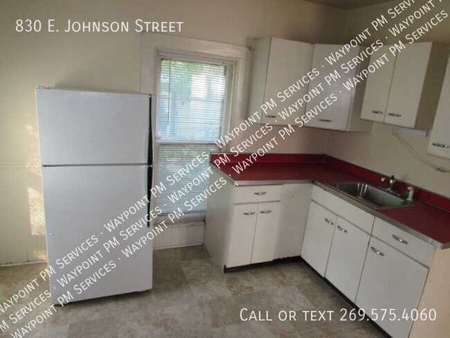Building Photo - 830 E Johnson St