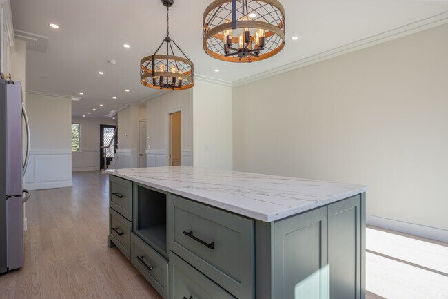 Building Photo - 7 Victoria Ln