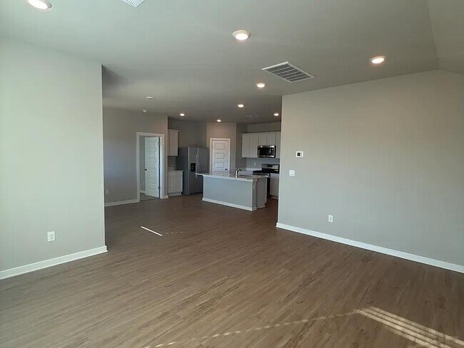 Building Photo - 2924 Firefly Dr