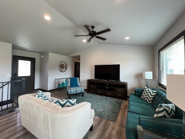 Building Photo - 557 Antietam Dr