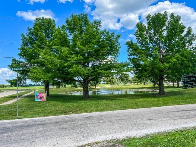 Building Photo - FOR RENT SAINT JOE-MOVE IN READY