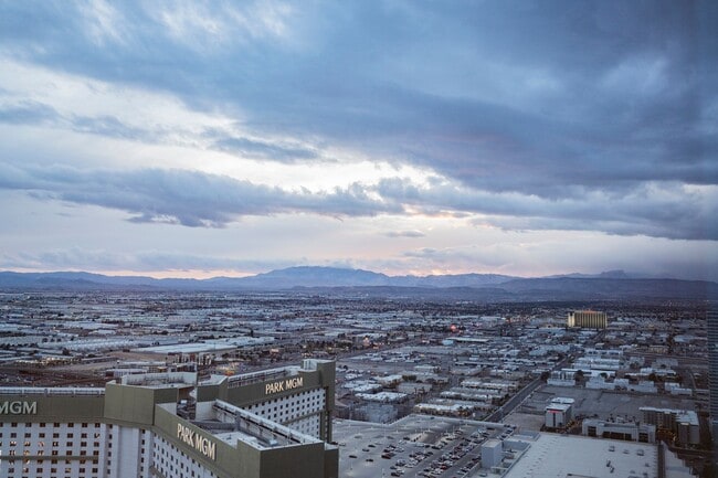 Building Photo - Waldorf Astoria Las Vegas- 1 bed .5 bath on the 39th floor!