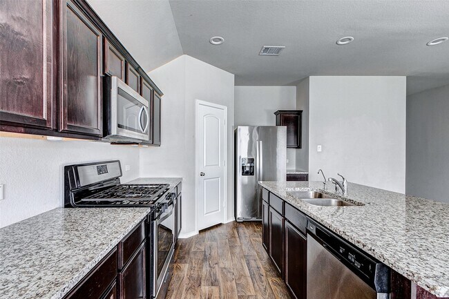 Building Photo - 40454 Red Poppy Ln