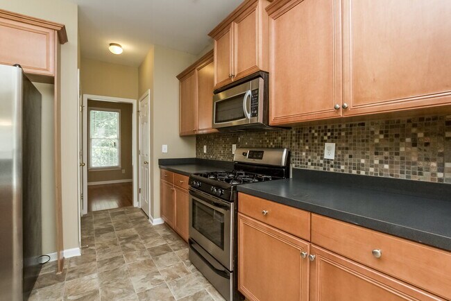 Building Photo - 3046 Woodbridge Ln