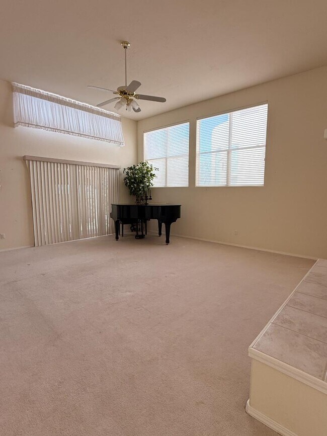 Building Photo - 711 Tramway Pl NE