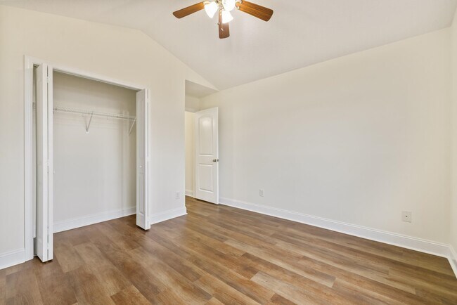 Building Photo - 2711 Green Pond Cir