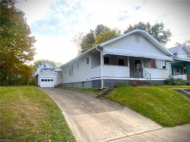 Building Photo - 929 Allendale Ave