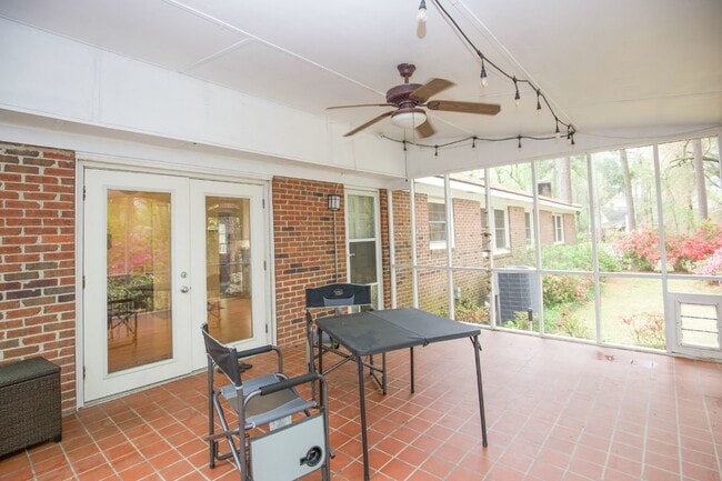 Building Photo - Spacious 3 Bedroom Home in Fayetteville, N...