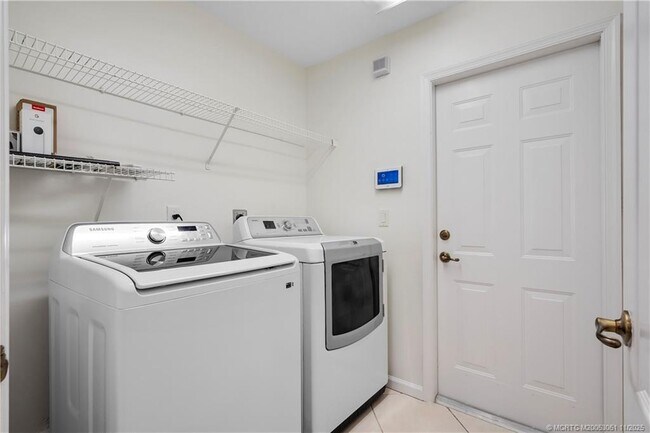 Building Photo - 4213 SW Utterback St