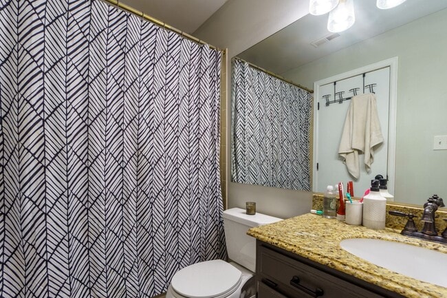 Building Photo - Beautiful condo on Iguana for rent