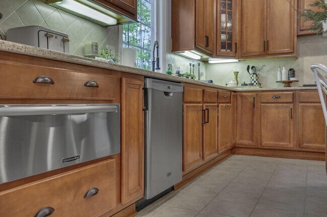 Building Photo - 7097 Pleasant Colony Cir