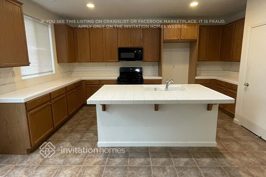 Building Photo - 865 Devonshire Ln