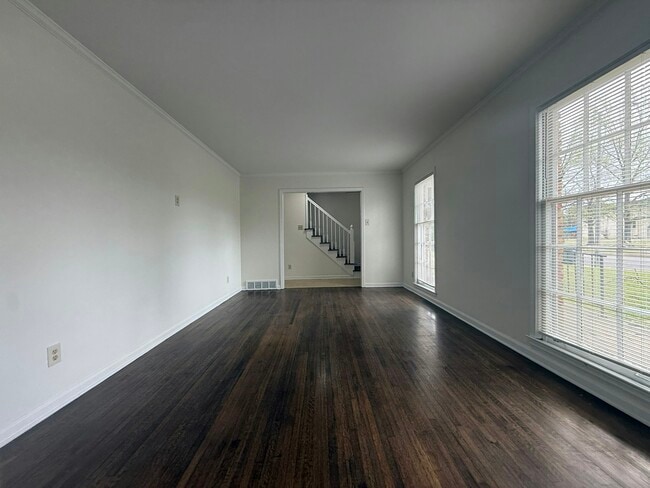 Building Photo - 5512 Cottonwood Rd