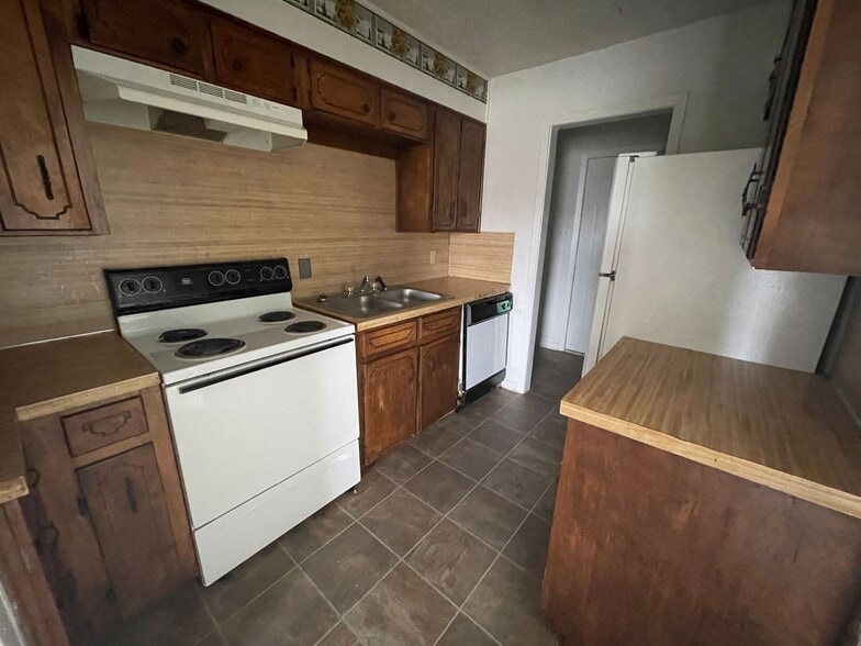 Building Photo - 1006 Eastside Dr