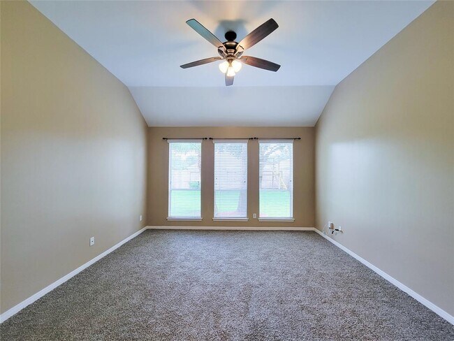 Building Photo - 21122 Golden Sycamore tr