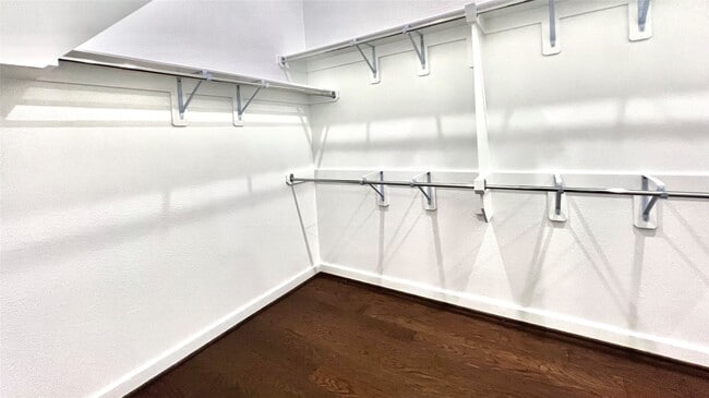 Building Photo - 212 Milas Cv