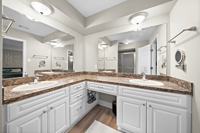Building Photo - 10211 Cantertrot Dr