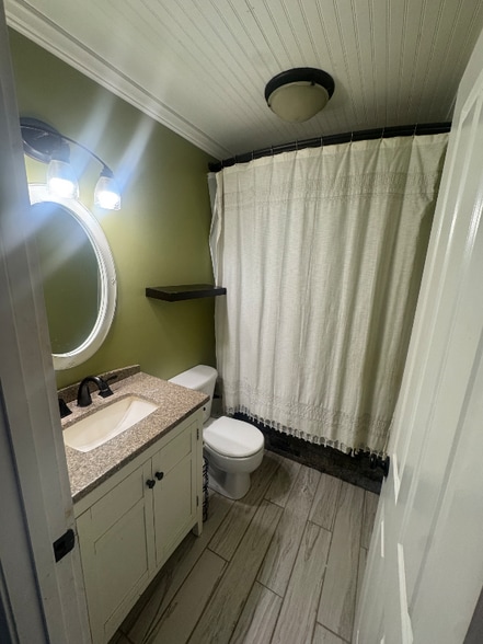 Building Photo - 434 Horseback Rd