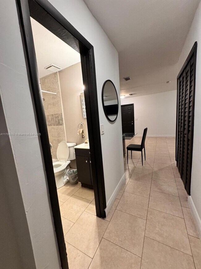 Building Photo - 20600 SW 118th Pl