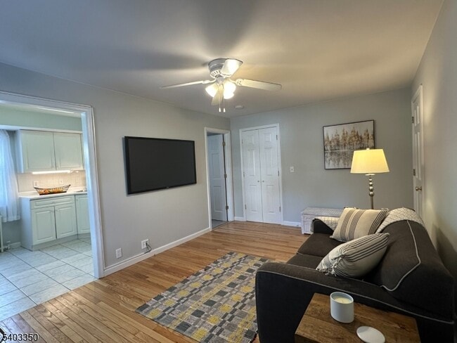 Building Photo - 39 N Mountain Ave